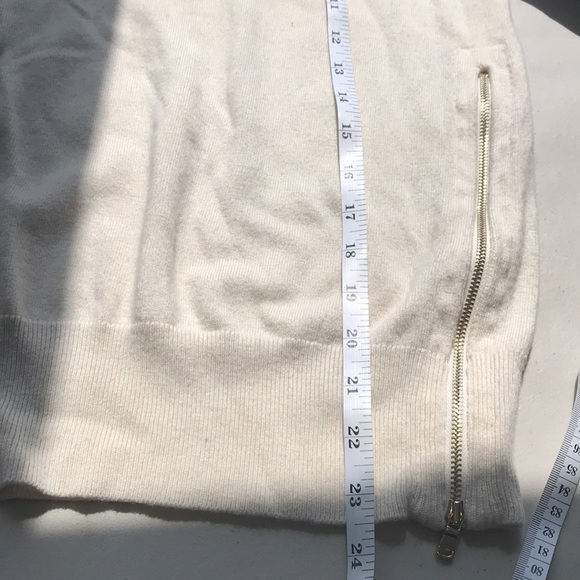 ANN Taylor cream wool blend sweater with vegan leather sleeves sz Small - Picture 6 of 9